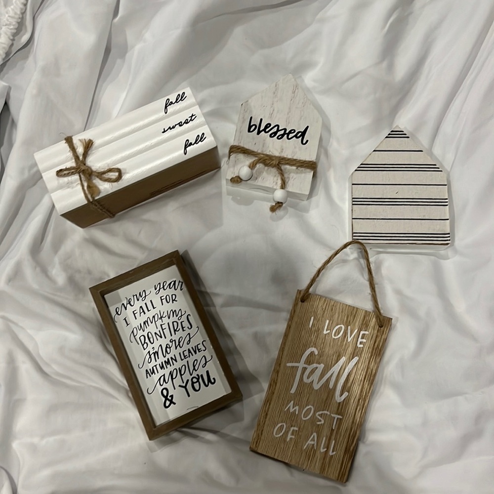 Set of fall decorations